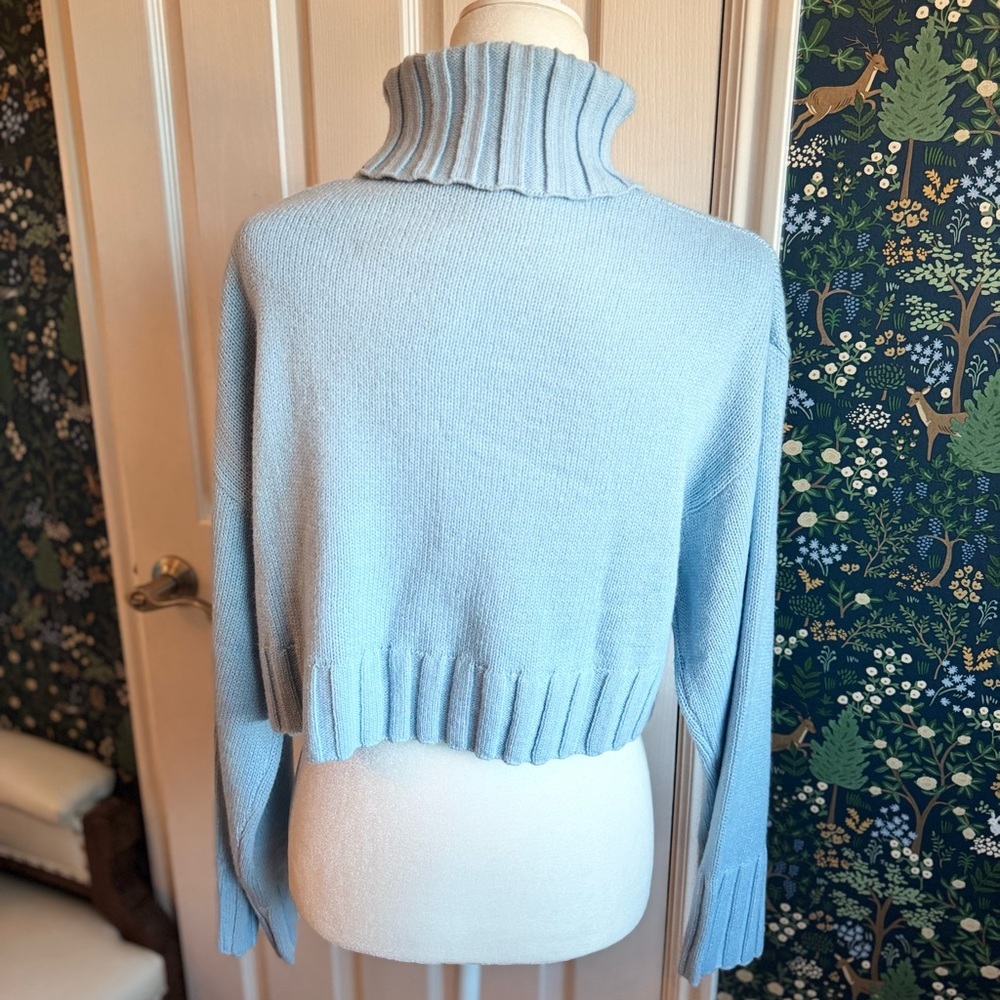 Divided Light Blue Turtleneck Sweater cropped cozy H&M brand winter oversized - Picture 5 of 12